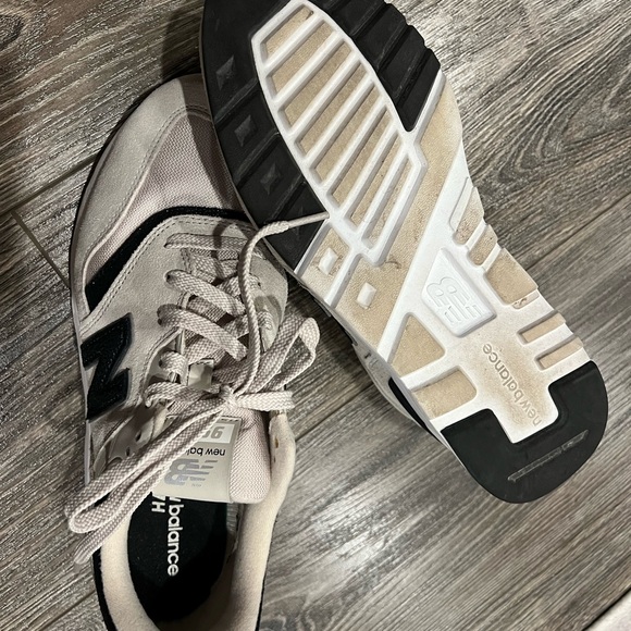 New Balance Beige and Black Footwear - Picture 2 of 4